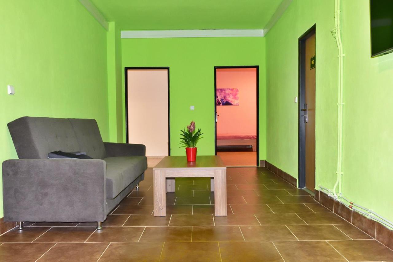Nika Beds Hotel Пардубице Екстериор снимка