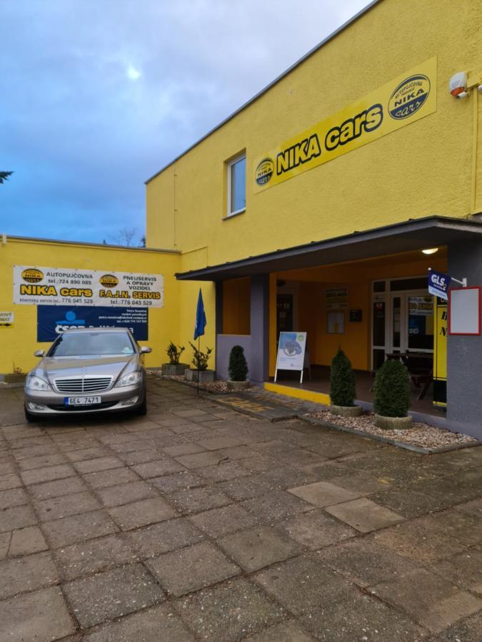 Nika Beds Hotel Пардубице Екстериор снимка