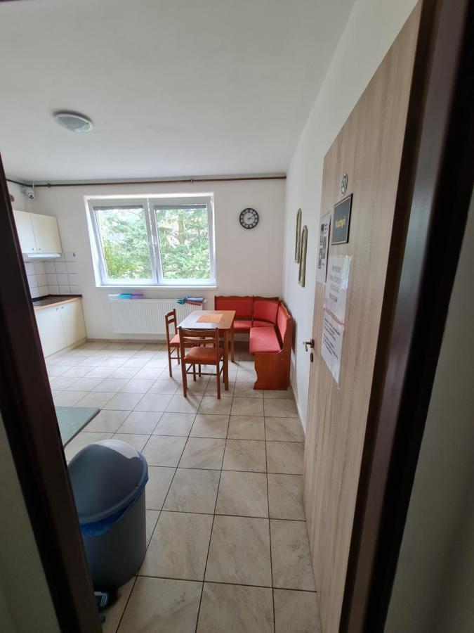 Nika Beds Hotel Пардубице Екстериор снимка
