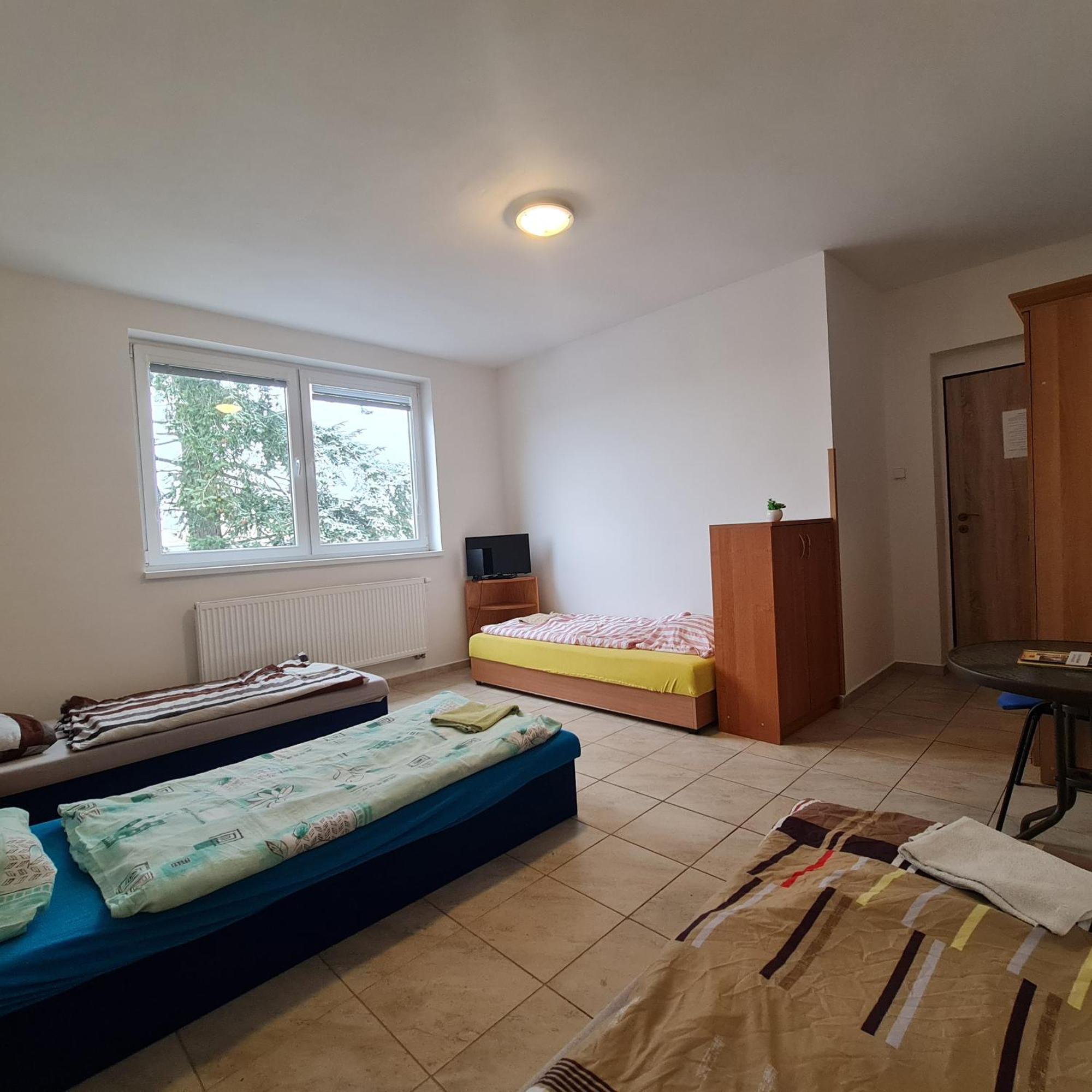 Nika Beds Hotel Пардубице Екстериор снимка