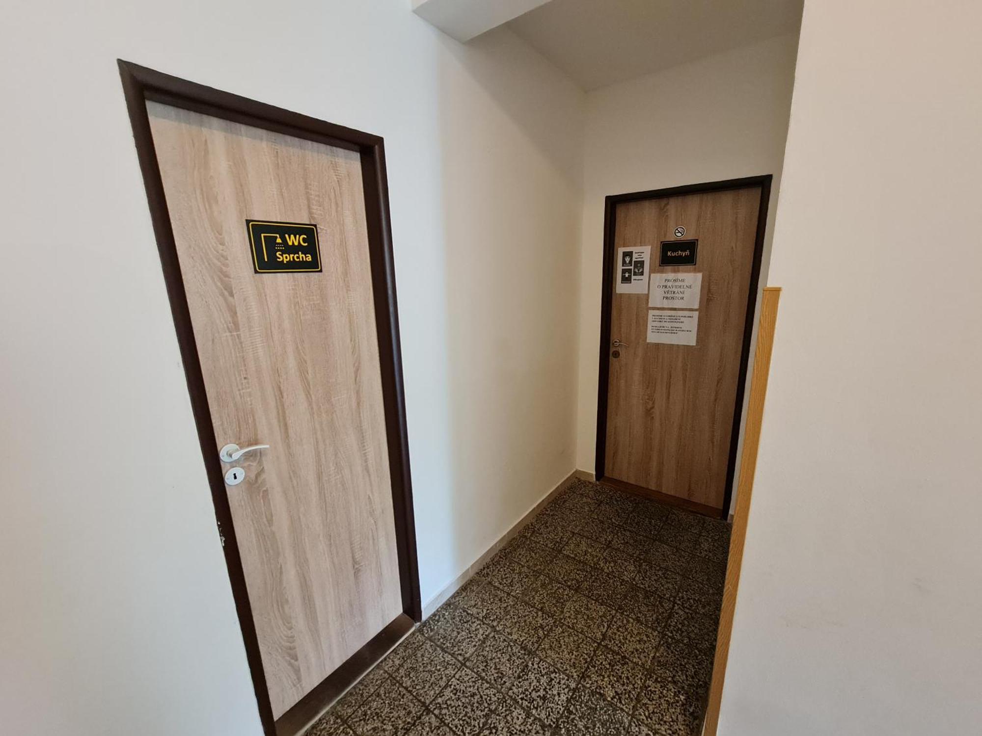 Nika Beds Hotel Пардубице Екстериор снимка
