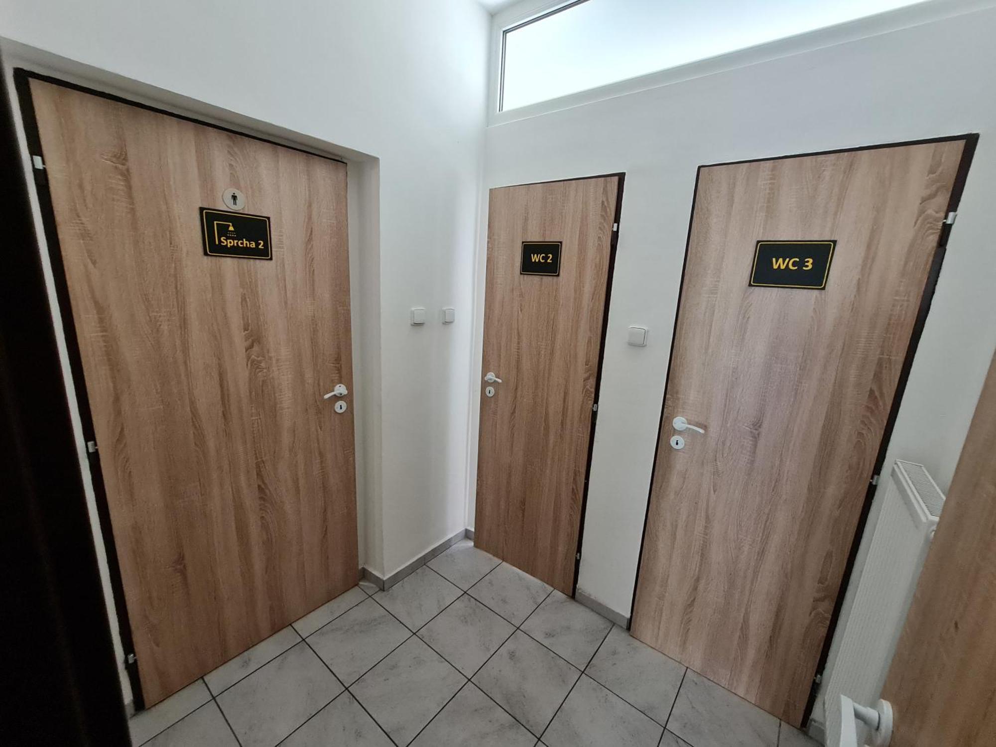 Nika Beds Hotel Пардубице Екстериор снимка